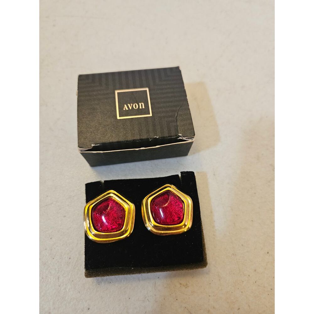 Vintage AVON Grand Impressions Clip On Chunky Red Stone Gold Tone Earrings